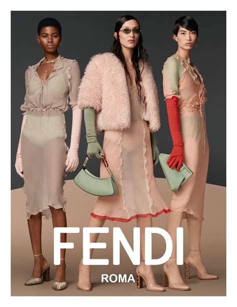 fendi desfile 2022|Fendi Women's Autumn/Winter 2022 Fashion Show .